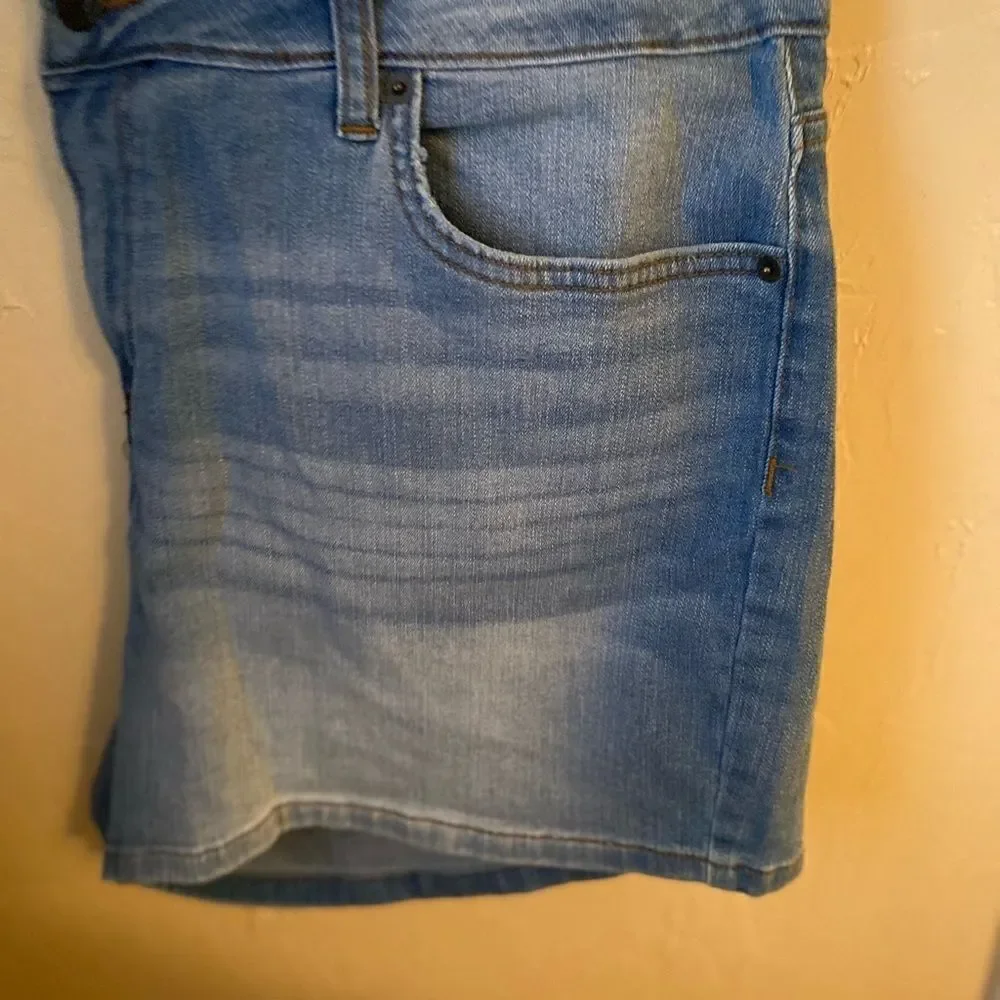 Women’s Plus Mid Rise Jean Shorts